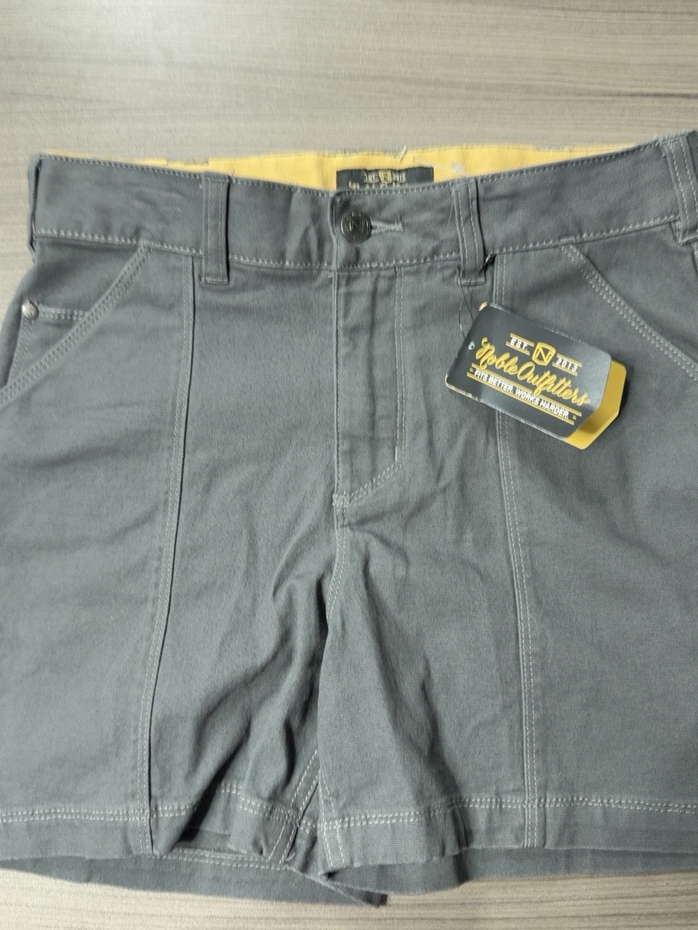 NWT Noble Outfitters Tug-Free Shorts Women’s 6 Gray Equestrian Riding Workwear